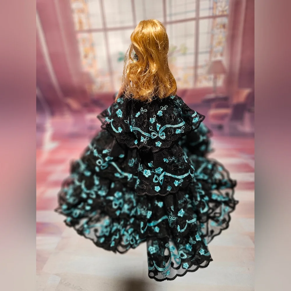 FASHIONISTA BARBIE DOLL FASHIONABLE GOWN, JEWELRY ACCESSORIE